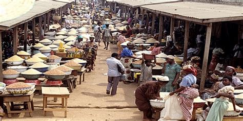  Kano's Kurmi Market:  A Labyrinth of Culture and Commerce Awaits!